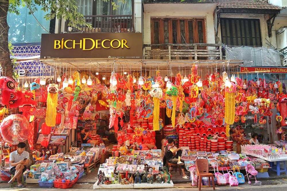 Đây cũng là địa điểm lý tưởng để mua sắm đồ thủ công mỹ nghệ và các mặt hàng lưu niệm